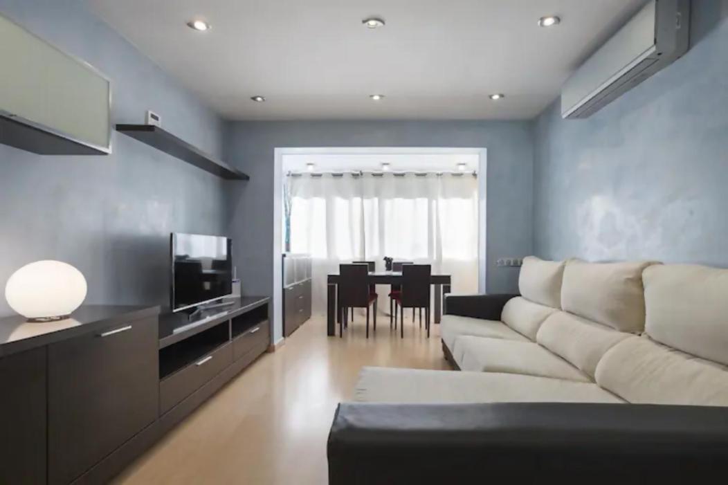 Apartamento Playa Con Piscina Parking Y 2 Habitac Кастелдефелс Екстериор снимка